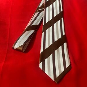 Downtown R Lewis vintage tie!